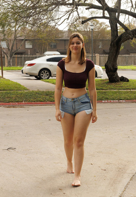 Ellie Nova Photo 8 of 11