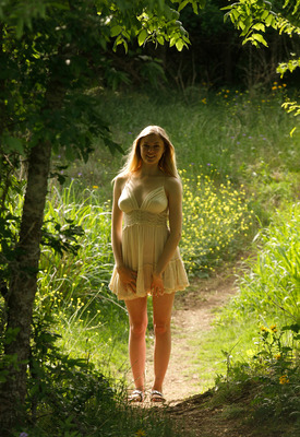 Amber Moore Photo 9 of 15