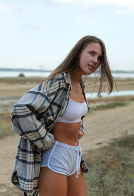 Olya Derkach Photo 1 of 12