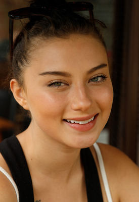 Zara Skolera Photo 8 of 16