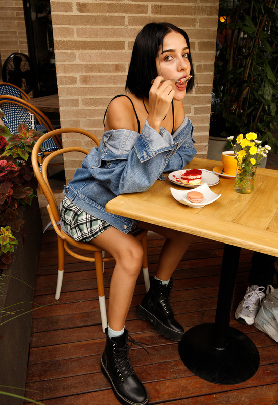 Queti Revello in The Shiny Valetine by Zishy