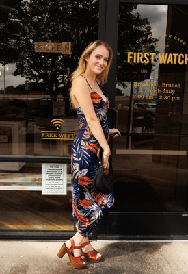 Athena Fleurs Photo 1 of 4