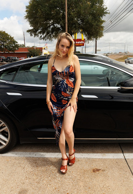 Athena Fleurs Photo 2 of 4