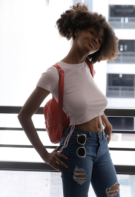 Angel Avril Photo 4 of 4