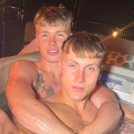 GAY 0161 COUPLE