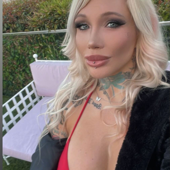Ava stone