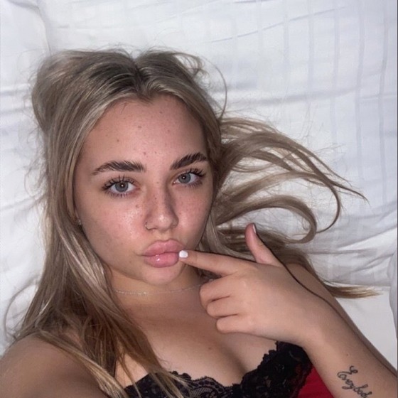 Rylee🌶️😋