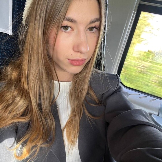 Alina🐇